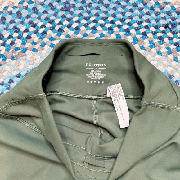 Peloton Move Mission Green Capri Leggings - Picture 5 of 6